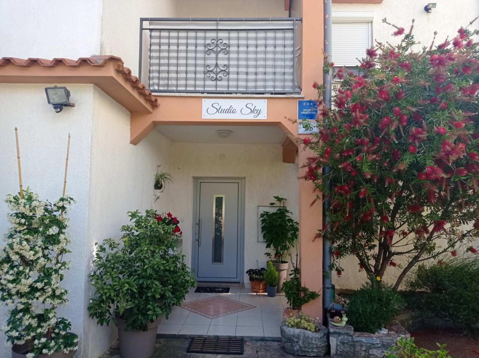 Studio Apartman Sky روفينج المظهر الخارجي الصورة